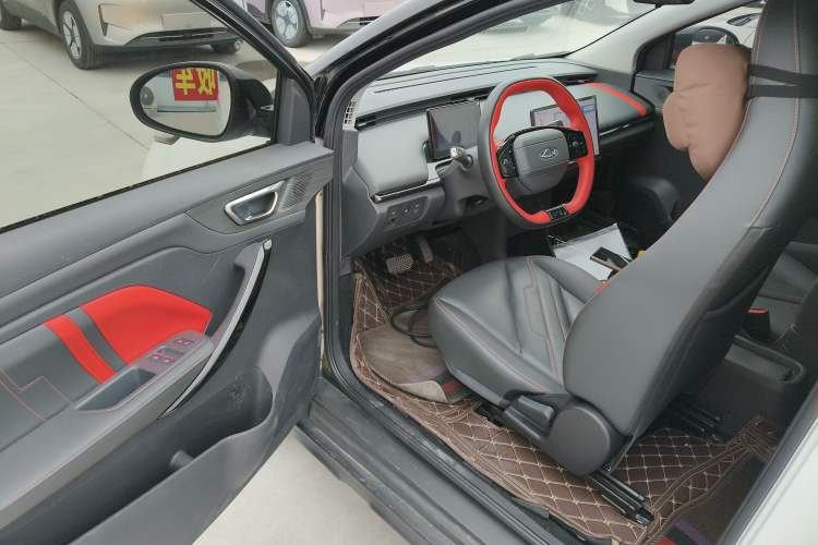 Used Chery New Energy Boundless Pro 2022 301km LingShou Edition Lithium Iron Phosphate Driver Seat