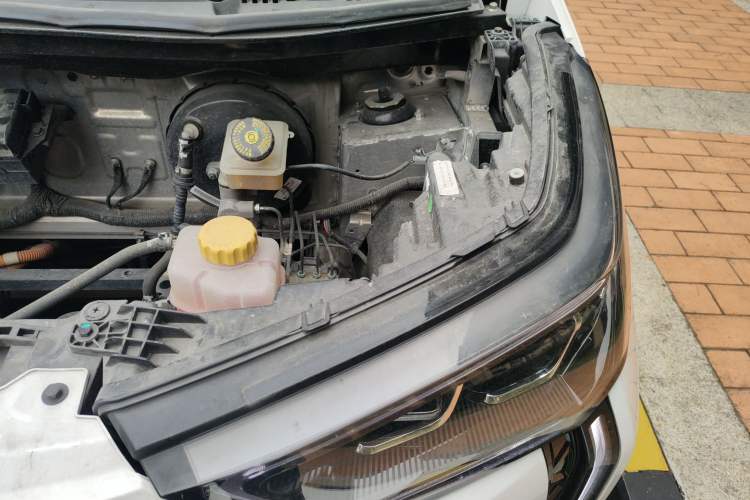 Used Chery New Energy Boundless Pro 2022 301km "WoW" Edition NMC Lithium Battery 30.6 kWh Engine Bay Left