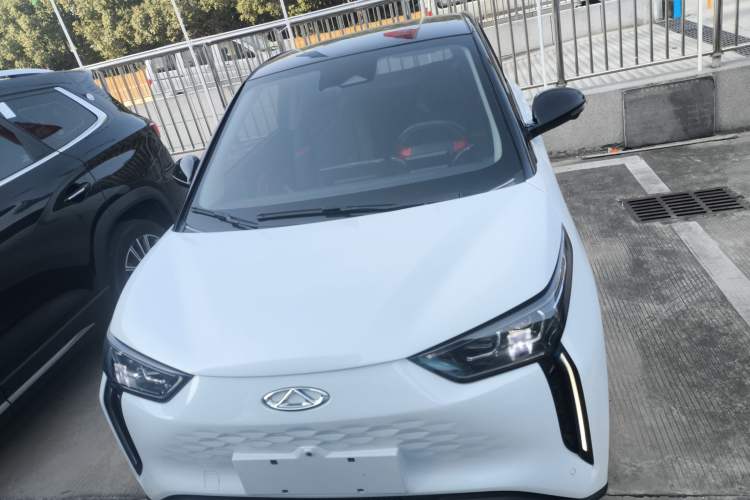 Used Chery New Energy Boundless Pro 2022 301km "Divine Beast" Version with Lithium Iron Phosphate Exterior 1