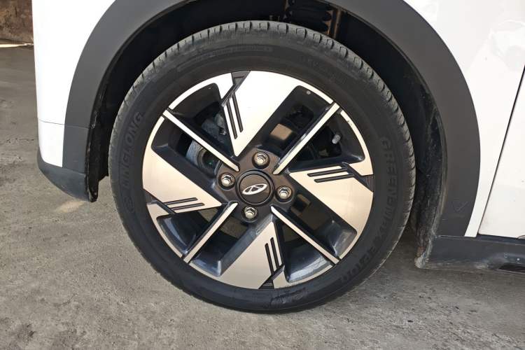 Used Chery New Energy Boundless Pro 2022 301km LingShou Edition Lithium Iron Phosphate Exterior 4