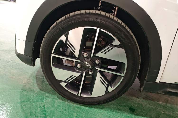 Used Chery New Energy Boundless Pro 2022 301km LingShou Edition Lithium Iron Phosphate Exterior 4