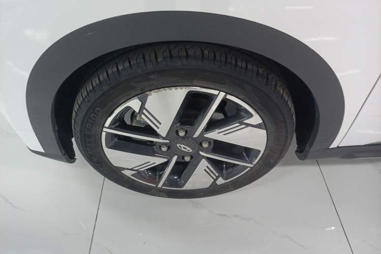 Used Chery New Energy Boundless Pro 2022 301km "WoW" Edition NMC Lithium Battery 30.6 kWh Exterior 4