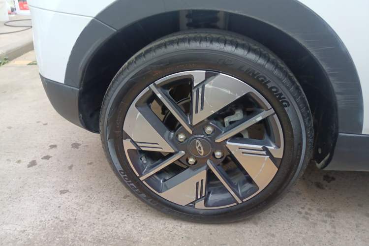 Used Chery New Energy Boundless Pro 2022 301km "Divine Beast" Version with Lithium Iron Phosphate Exterior 8