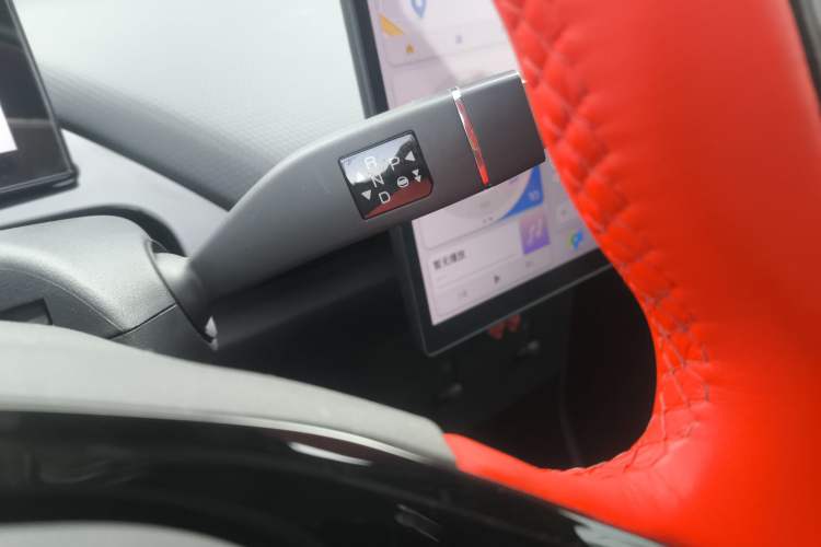 Used Chery New Energy Boundless Pro 2022 301km "Divine Beast" Version with Lithium Iron Phosphate Gear Lever