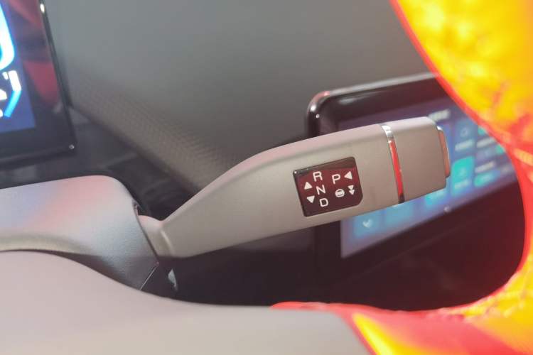 Used Chery New Energy Boundless Pro 2022 301km "WoW" Edition Lithium Iron Phosphate Gear Lever
