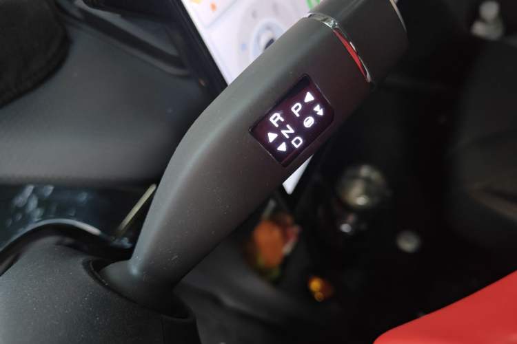 Used Chery New Energy Boundless Pro 2022 301km LingShou Edition NMC Lithium-ion Gear Lever