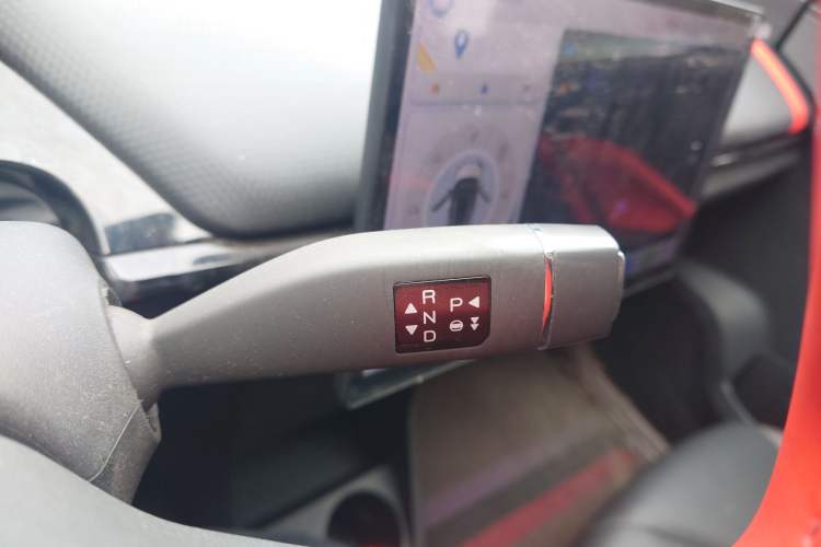 Used Chery New Energy Boundless Pro 2022 301km LingShou Edition NMC Lithium-ion Gear Lever