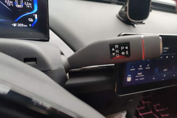Used Chery New Energy Boundless Pro 2022 301km "WoW" Edition NMC Lithium Battery 30.6 kWh Gear Lever