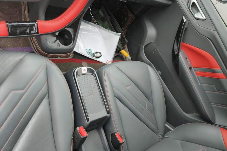 Used Chery New Energy Boundless Pro 2022 301km LingShou Edition Lithium Iron Phosphate Gear Lever
