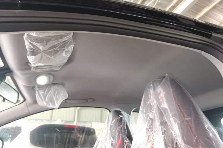 Used Chery New Energy Boundless Pro 2022 301km "WoW" Edition Lithium Iron Phosphate Headliner