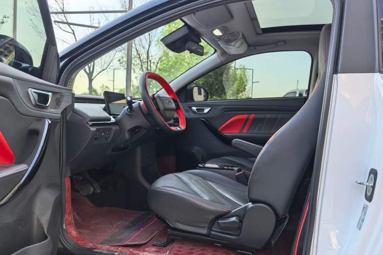 Used Chery New Energy Boundless Pro 2022 301 km Range "Divine Beast" Version Lithium-Ion Battery 30.6 kWh Interior 2