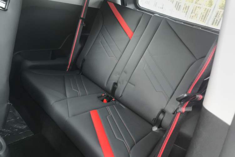Used Chery New Energy Boundless Pro 2022 301km "Divine Beast" Version with Lithium Iron Phosphate Interior 4