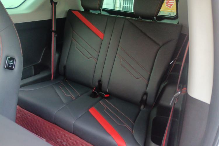 Used Chery New Energy Boundless Pro 2022 301km "Divine Beast" Version with Lithium Iron Phosphate Interior 4