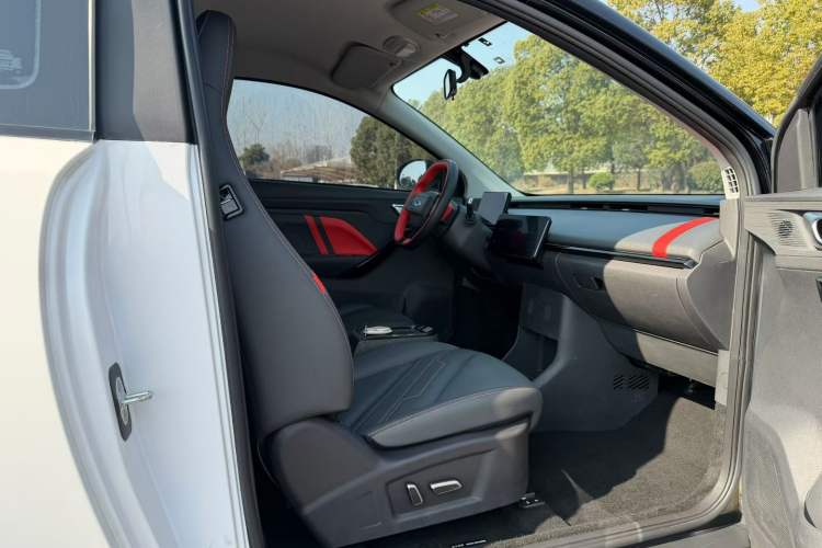 Used Chery New Energy Boundless Pro 2022 301km "WoW" Edition Lithium Iron Phosphate Interior 5