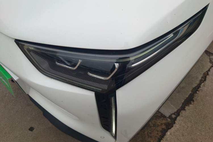 Used Chery New Energy Boundless Pro 2022 301km LingShou Edition NMC Lithium-ion Left Front Headlight
