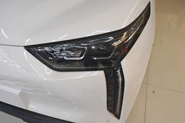 Used Chery New Energy Boundless Pro 2022 301km LingShou Edition Lithium Iron Phosphate Left Front Headlight