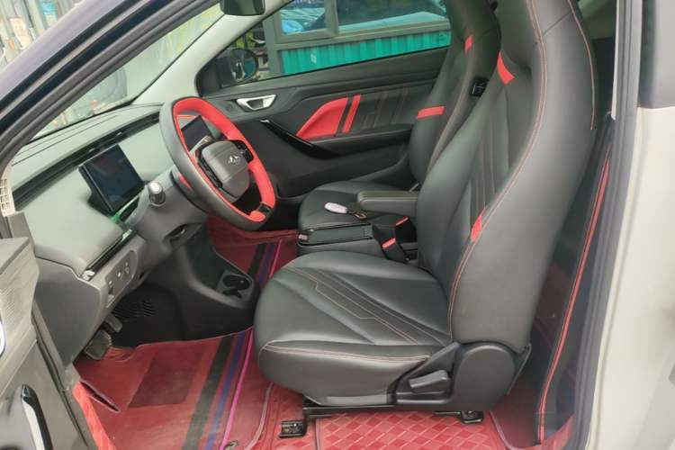 Used Chery New Energy Boundless Pro 2022 301 km Range "Divine Beast" Version Lithium-Ion Battery 30.6 kWh Left Front Seat