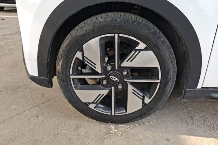 Used Chery New Energy Boundless Pro 2022 301km LingShou Edition Lithium Iron Phosphate Left Front Wheel Hub