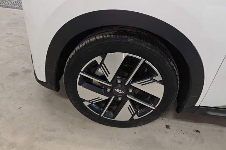 Used Chery New Energy Boundless Pro 2022 301km LingShou Edition Lithium Iron Phosphate Left Front Wheel Hub