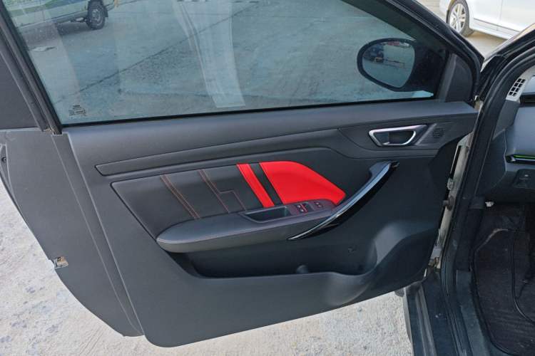 Used Chery New Energy Boundless Pro 2022 301km "Divine Beast" Version with Lithium Iron Phosphate Left Rear Door Interior