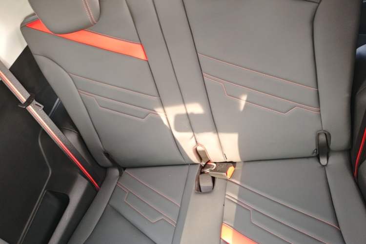 Used Chery New Energy Boundless Pro 2022 301km LingShou Edition Lithium Iron Phosphate Left Rear Seat