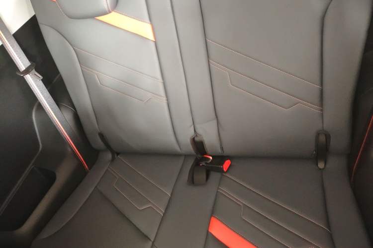Used Chery New Energy Boundless Pro 2022 301km LingShou Edition Lithium Iron Phosphate Left Rear Seat
