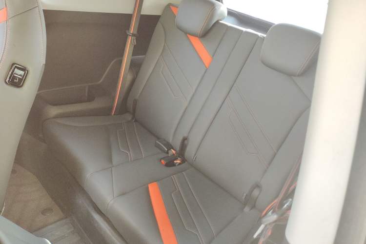 Used Chery New Energy Boundless Pro 2022 301km LingShou Edition Lithium Iron Phosphate Left Rear Seat