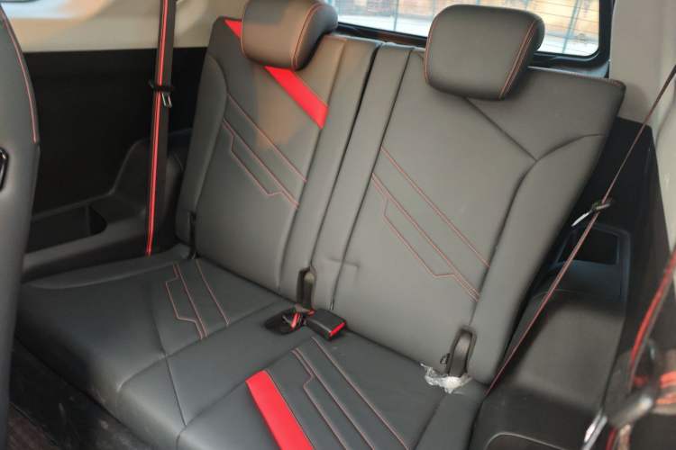 Used Chery New Energy Boundless Pro 2022 301km "Divine Beast" Version with Lithium Iron Phosphate Left Rear Seat