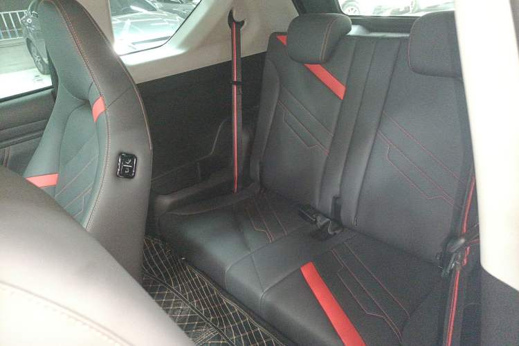 Used Chery New Energy Boundless Pro 2022 301km "WoW" Edition NMC Lithium Battery 30.6 kWh Left Rear Seat