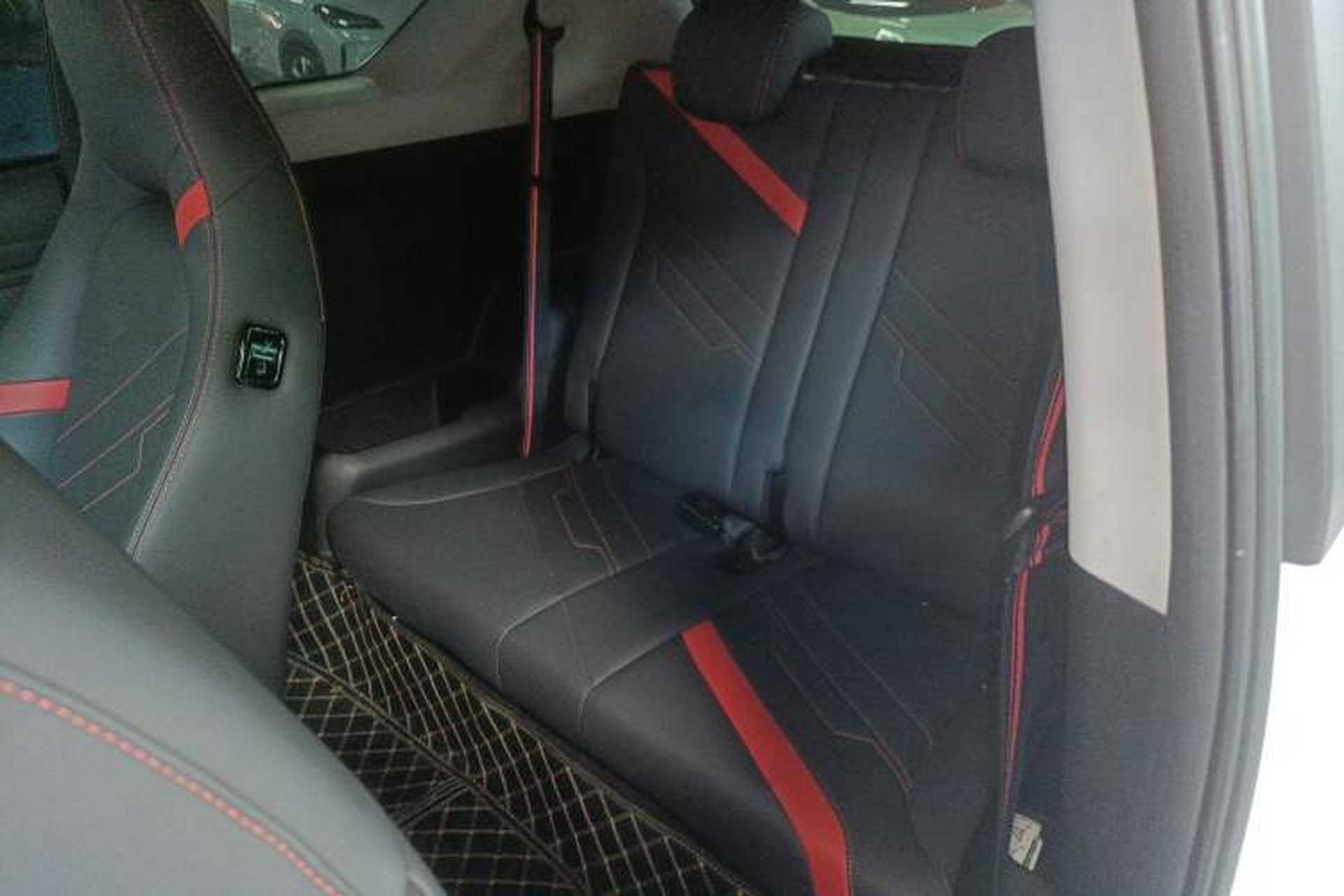 Used Chery New Energy Boundless Pro 2022 301km "WoW" Edition NMC Lithium Battery 30.6 kWh Left Rear Seat