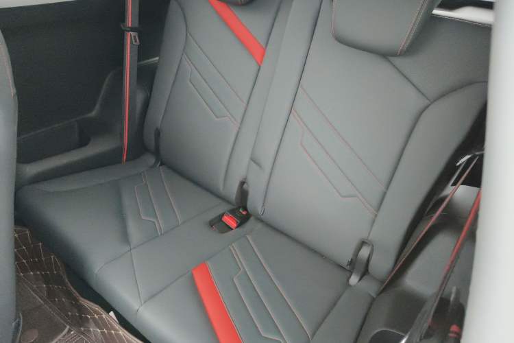 Used Chery New Energy Boundless Pro 2022 301km LingShou Edition Lithium Iron Phosphate Left Rear Seat