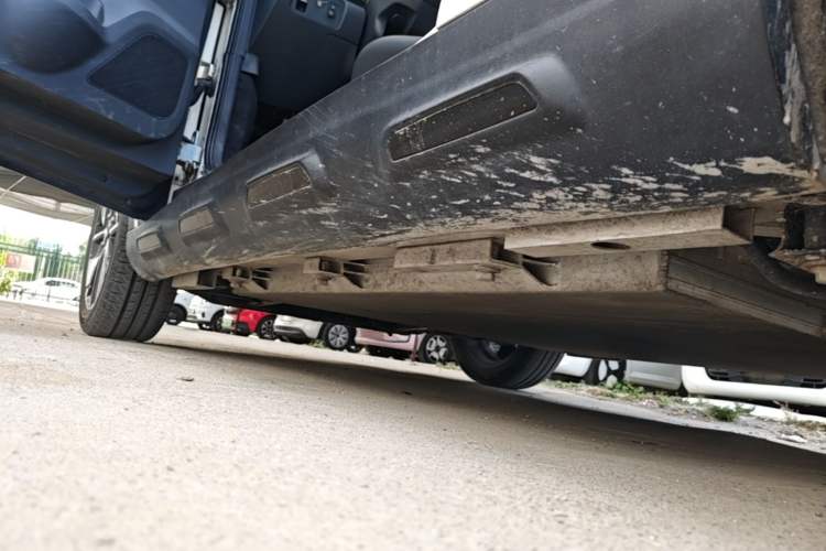 Used Chery New Energy Boundless Pro 2022 301km LingShou Edition Lithium Iron Phosphate Left Side Sill