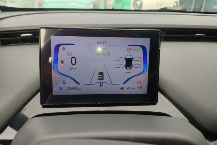 Used Chery New Energy Boundless Pro 2022 301 km Range "Divine Beast" Version Lithium-Ion Battery 30.6 kWh Odometer Close Up