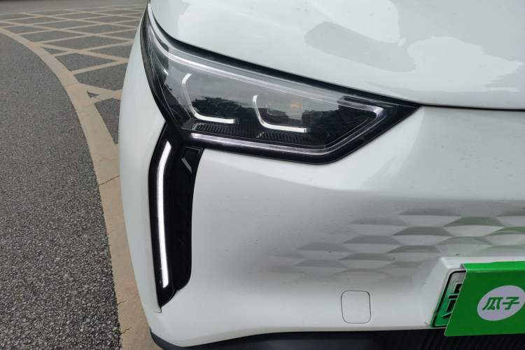 Used Chery New Energy Boundless Pro 2022 301km "WoW" Edition NMC Lithium Battery 30.6 kWh Right Front Headlight