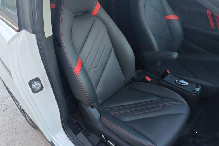 Used Chery New Energy Boundless Pro 2022 301km "Divine Beast" Version with Lithium Iron Phosphate Right Front Seat