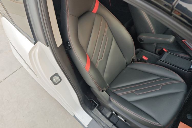 Used Chery New Energy Boundless Pro 2022 301km "Divine Beast" Version with Lithium Iron Phosphate Right Front Seat