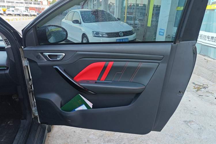 Used Chery New Energy Boundless Pro 2022 301km "Divine Beast" Version with Lithium Iron Phosphate Right Rear Door Interior