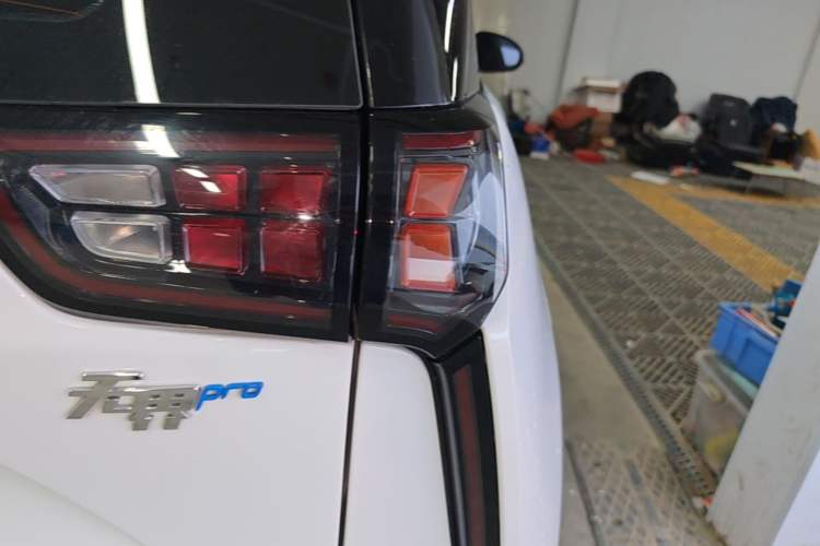 Used Chery New Energy Boundless Pro 2022 301km LingShou Edition Lithium Iron Phosphate Right Rear Taillight