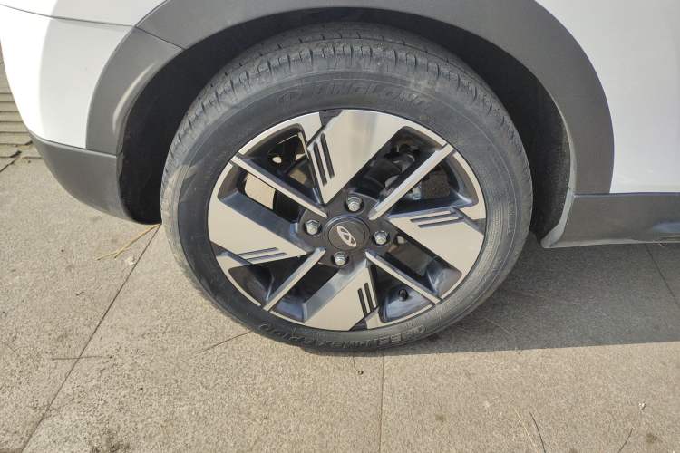 Used Chery New Energy Boundless Pro 2022 301km LingShou Edition Lithium Iron Phosphate Right Rear Wheel Hub