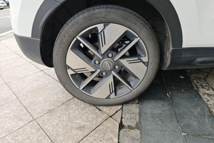 Used Chery New Energy Boundless Pro 2022 301km LingShou Edition Lithium Iron Phosphate Right Rear Wheel Hub