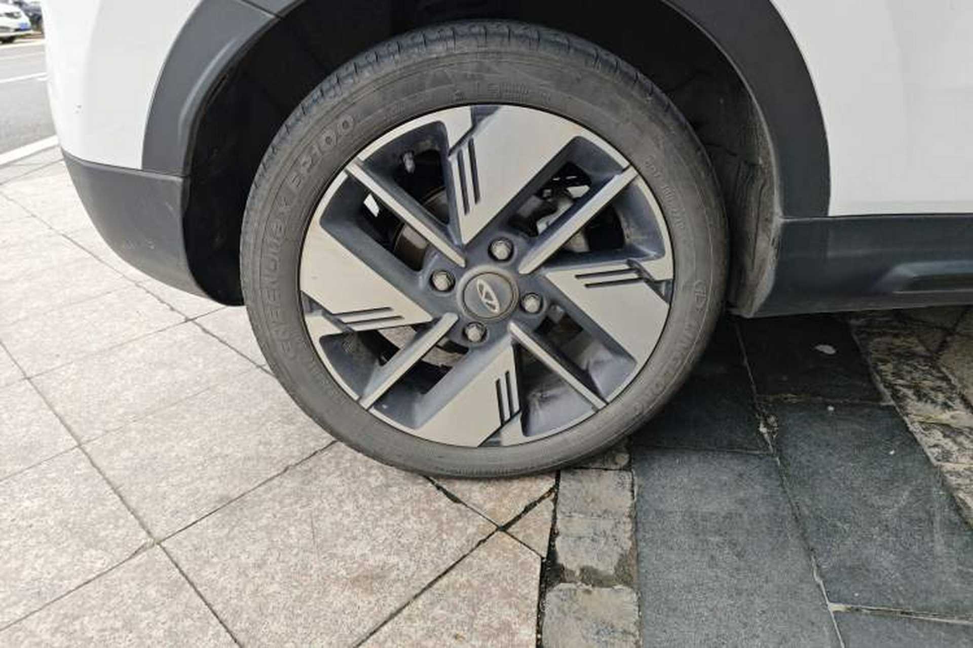 Used Chery New Energy Boundless Pro 2022 301km LingShou Edition Lithium Iron Phosphate Right Rear Wheel Hub