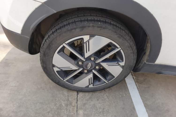Used Chery New Energy Boundless Pro 2022 301km LingShou Edition Lithium Iron Phosphate Right Rear Wheel Hub