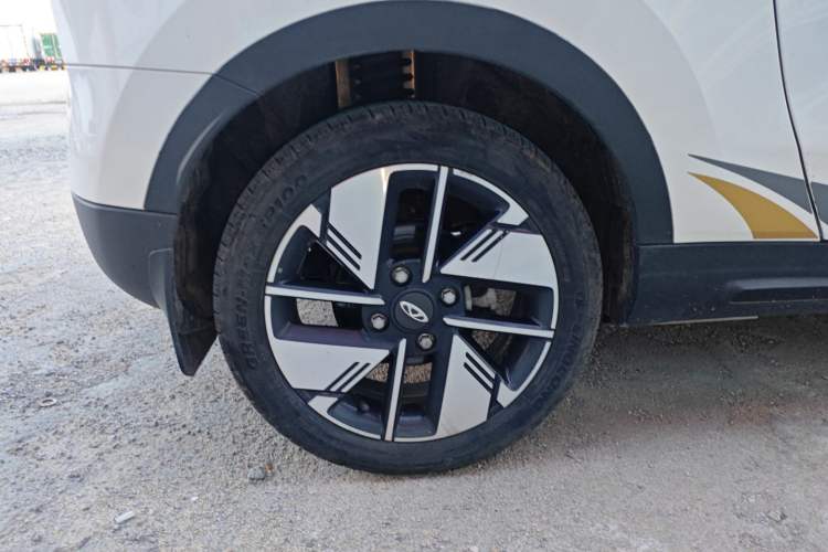 Used Chery New Energy Boundless Pro 2022 301km "Divine Beast" Version with Lithium Iron Phosphate Right Rear Wheel Hub