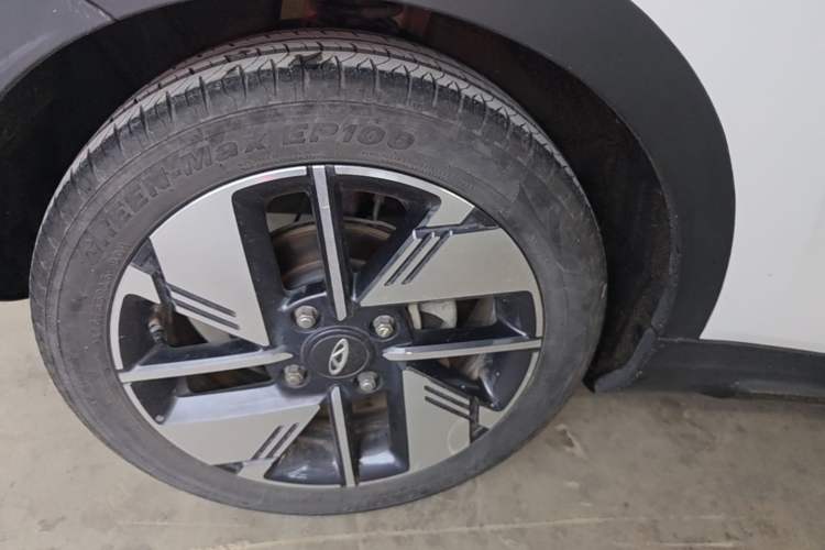 Used Chery New Energy Boundless Pro 2022 301km LingShou Edition Lithium Iron Phosphate Right Rear Wheel Hub