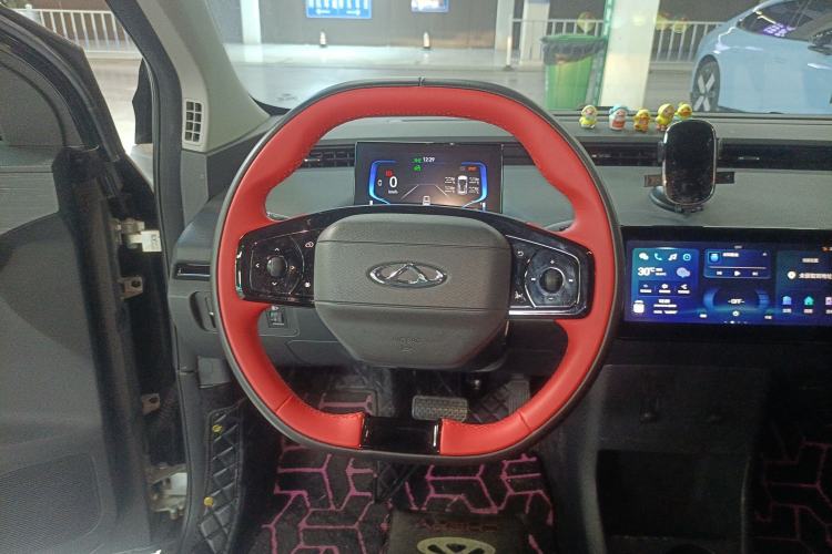 Used Chery New Energy Boundless Pro 2022 301km "WoW" Edition NMC Lithium Battery 30.6 kWh Steering Wheel