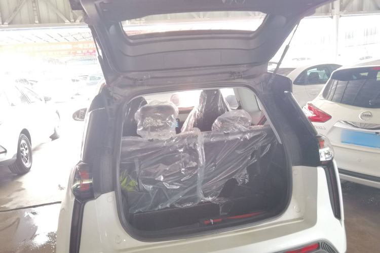 Used Chery New Energy Boundless Pro 2022 301km "WoW" Edition Lithium Iron Phosphate Trunk