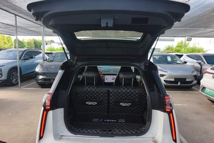 Used Chery New Energy Boundless Pro 2022 301km LingShou Edition Lithium Iron Phosphate Trunk