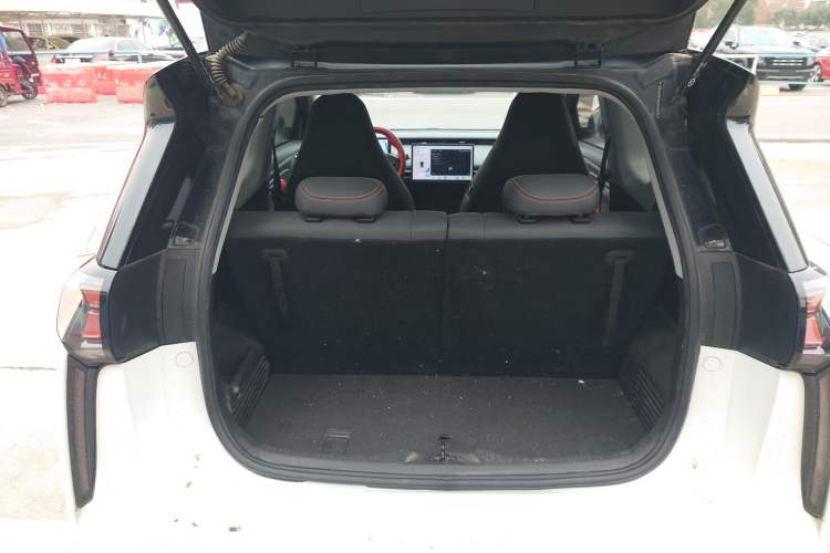 Used Chery New Energy Boundless Pro 2022 301km LingShou Edition NMC Lithium-ion Trunk