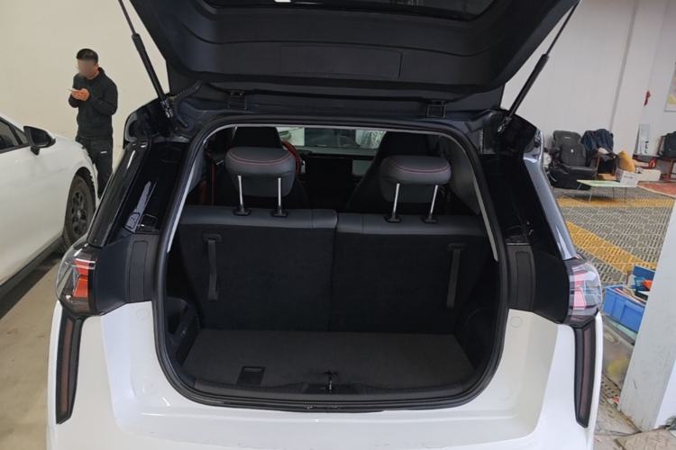 Used Chery New Energy Boundless Pro 2022 301km LingShou Edition Lithium Iron Phosphate Trunk