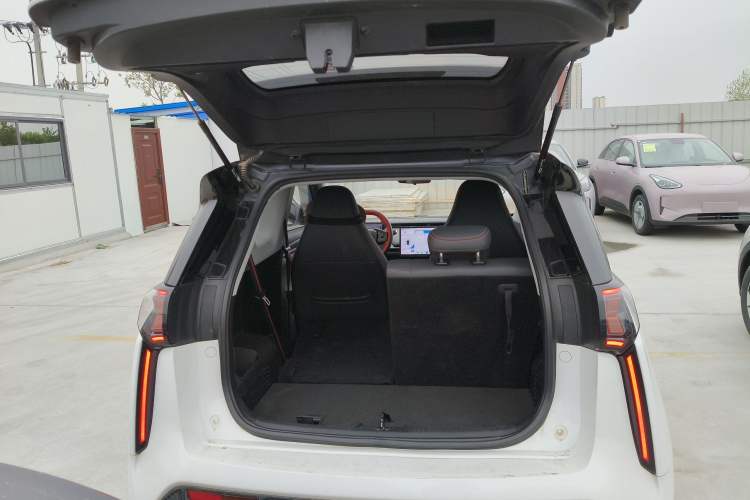 Used Chery New Energy Boundless Pro 2022 301km LingShou Edition Lithium Iron Phosphate Trunk